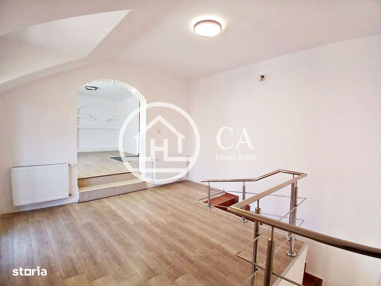 Apartament cu 4 camere la curte comuna de vanzare Ultracentral, Oradea - Imagine principală: 4/12