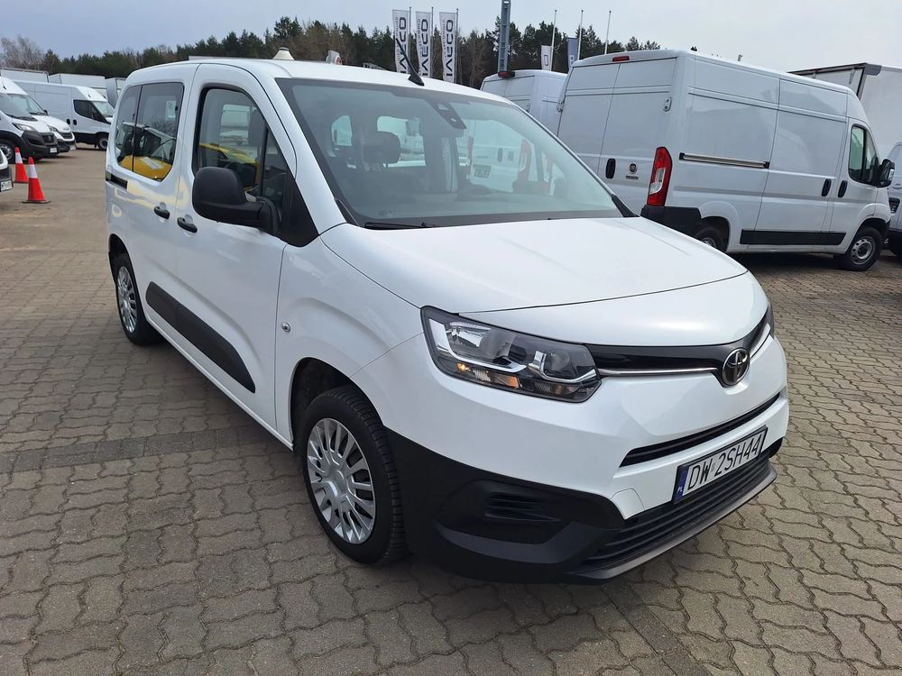 Toyota Proace City Verso 5 osobowy 1,5 diesel 5 osób / FV23% / krajowy / serwis ASO / doka