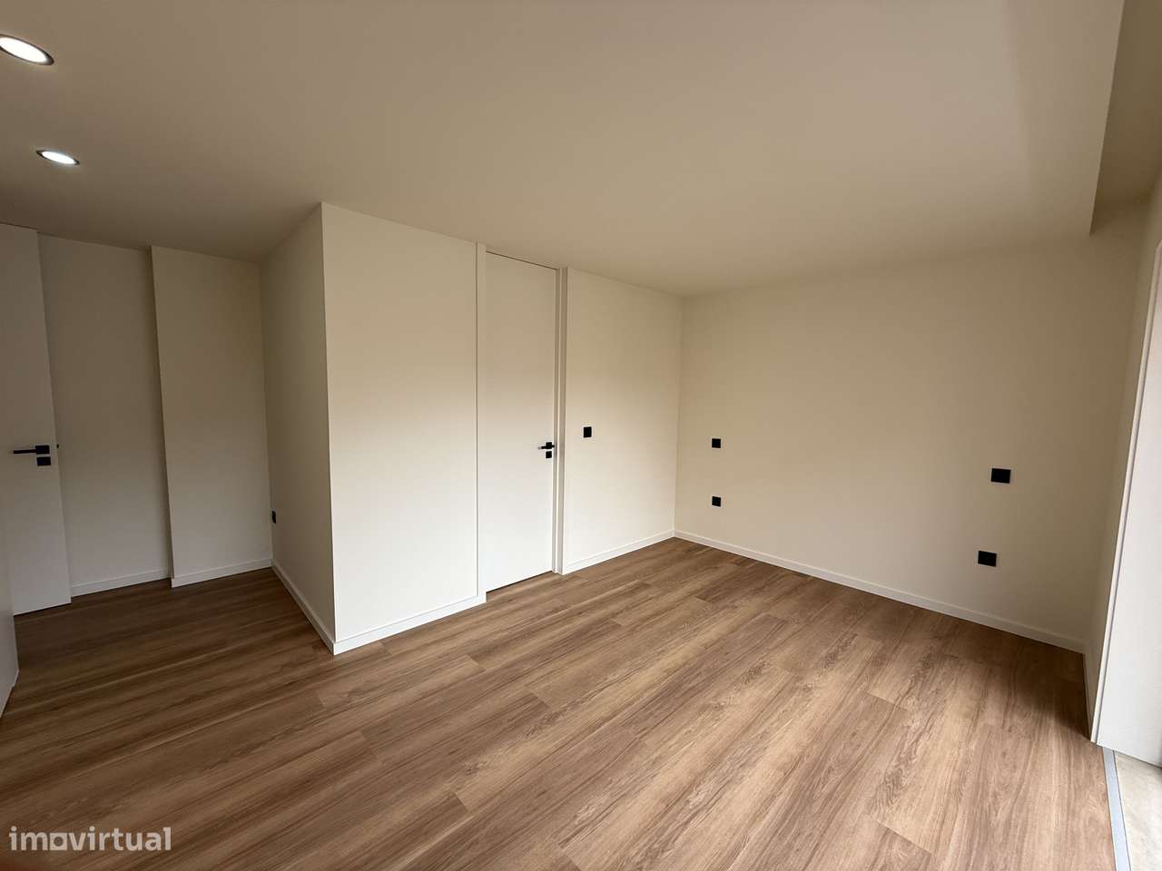 Apartamento T 3  com boas áreas remodelado junto à praia-12