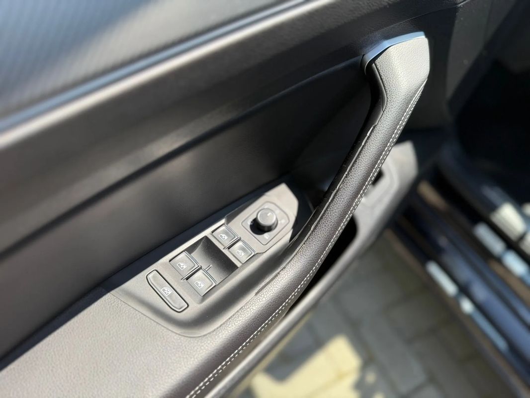 Volkswagen Passat 2.0 TDI DSG R Executive - 28
