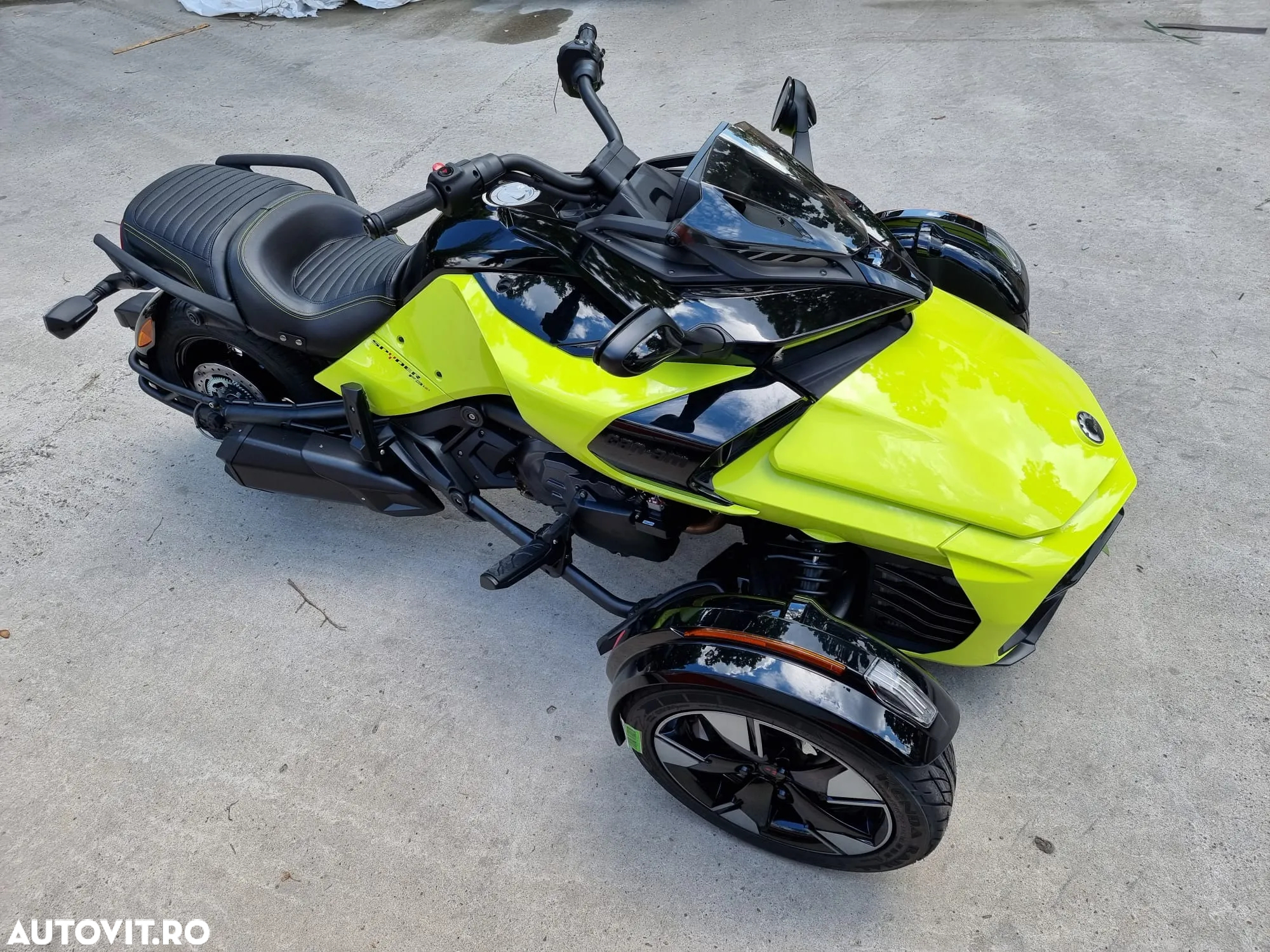 Can-Am Spyder - 6