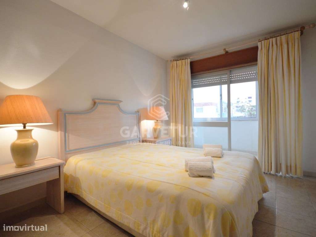 Apartamento T2 localizado no Centro de Quarteira, Algarve - Grande imagem: 2/22