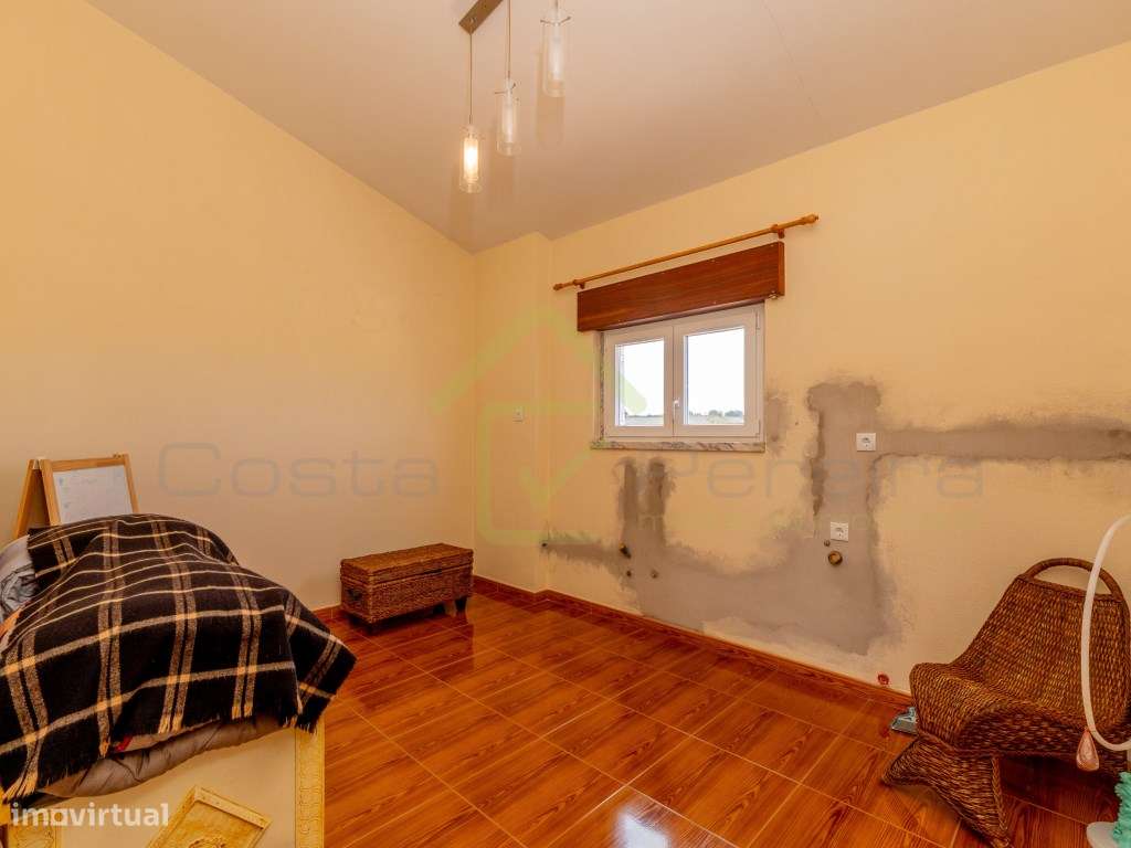 Moradia T4 a minutos dos acessos da A8 e perto das praias de região-30