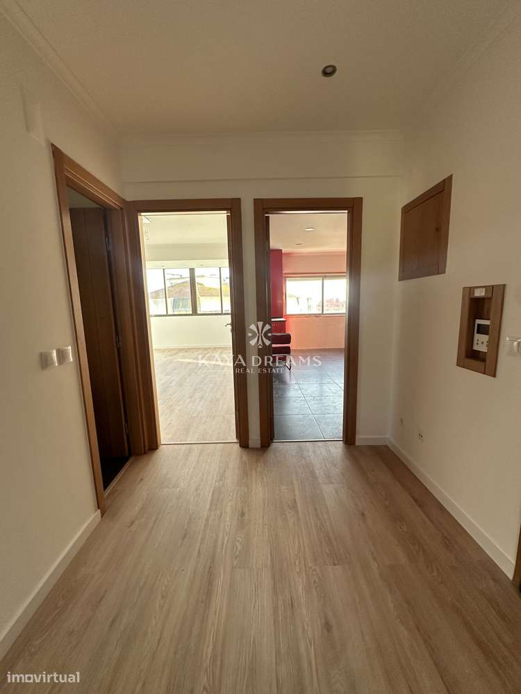 T3 a 5 min a pé para o Metro de Odivelas, Urbanização Quinta Nova,... - Grande imagem: 2/9