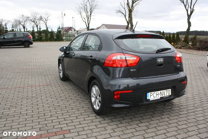 Kia Rio - 8