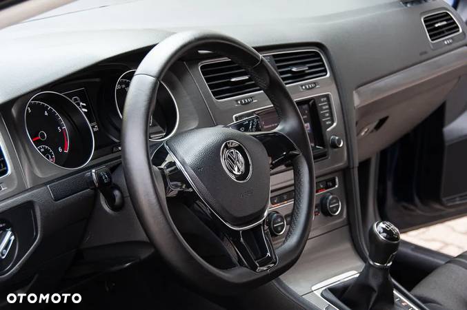 Volkswagen Golf 2.0 BlueTDI Highline - 11