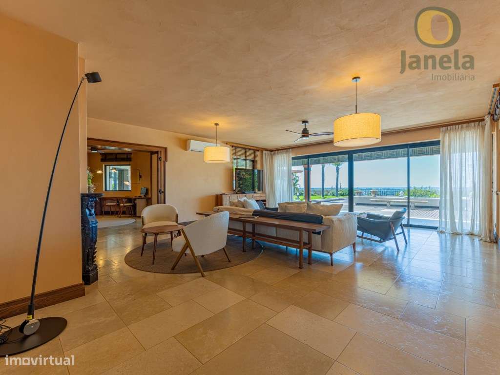 Encantadora Moradia T5 com vista Mar e Golfe, inserida num cenário ...-42