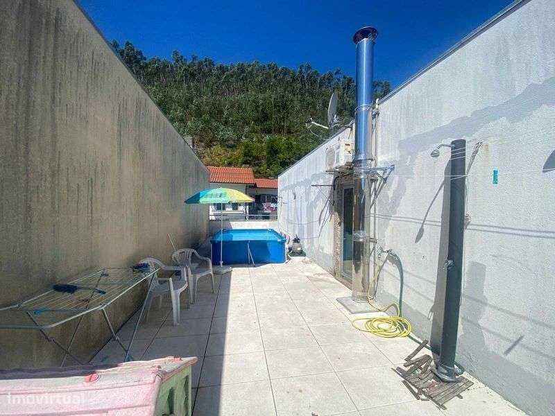 Vende-se vivenda T4 - Grande imagem: 4/12