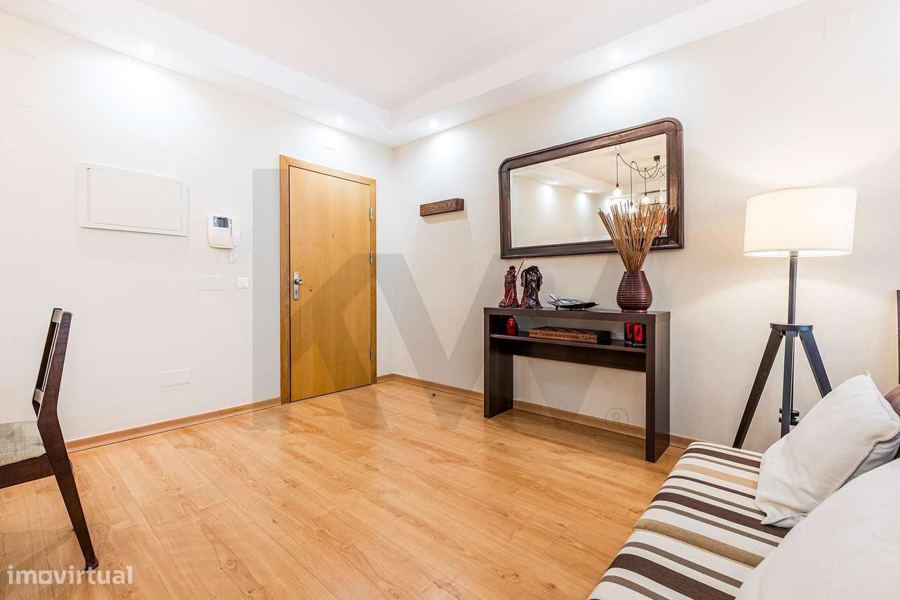 T2 com Box de 50 m2 no Parque Residencial do Almirante – Santo António-6