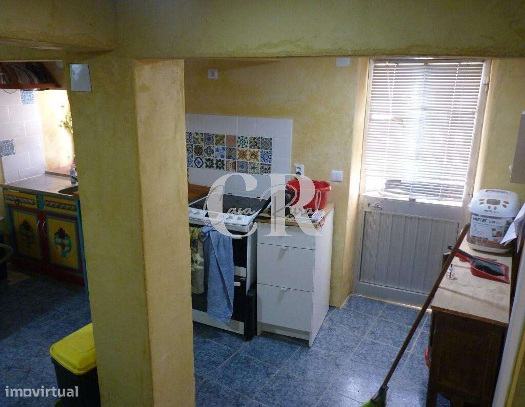 Duas casas habitáveis numa aldeia tradicional de montanha em Alvares,-17