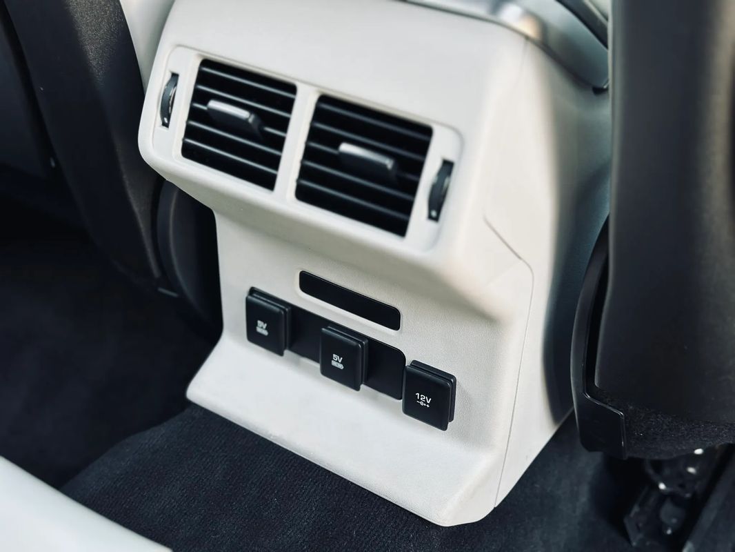 Land Rover Range Rover Velar 2.0 R-Dynamic HSE - 31