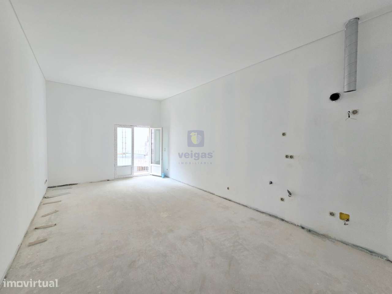 Apartamento T0 Duplex com varandas no empreendimento ANJOS 49-12