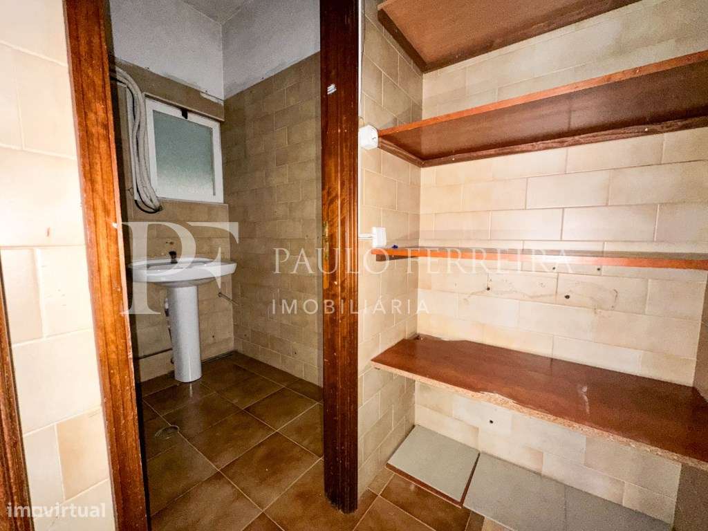 Loja no centro de Famalicão-9
