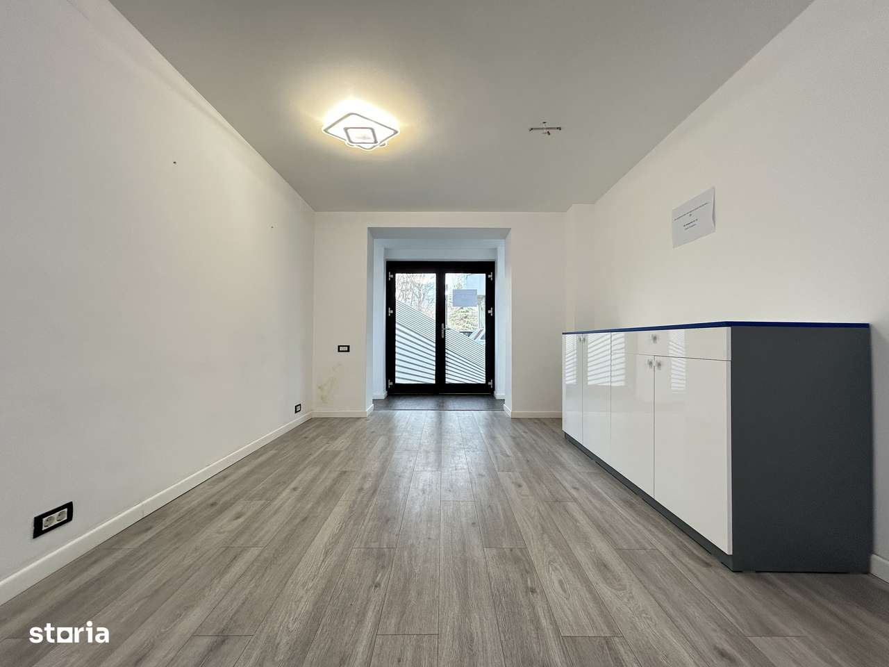 Spațiu pretabil sediu firmă sau activitate comercială - Tomis II - Imagine principală: 2/13