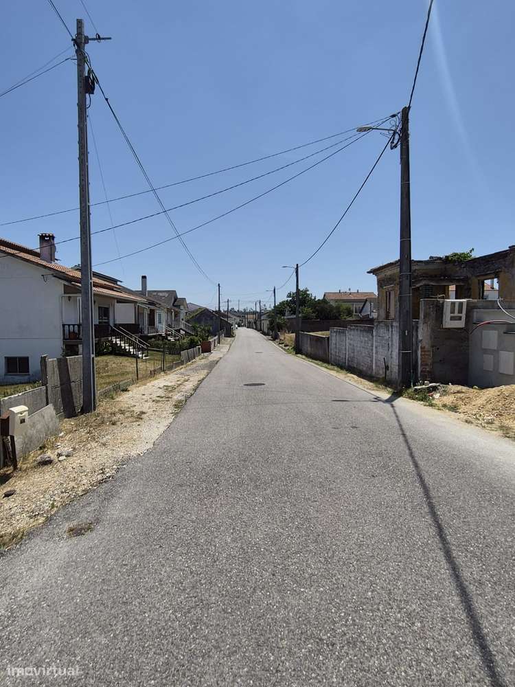 Moradia T3, térrea, geminada com garagem e jardim. Fração "A"-17