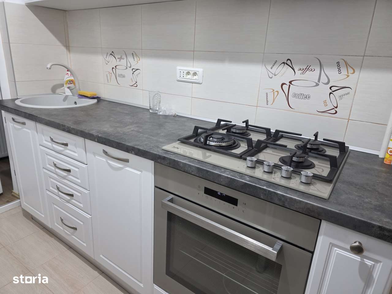 Vand apartament 3 camere zona Tractorul cu loc de parcare-0