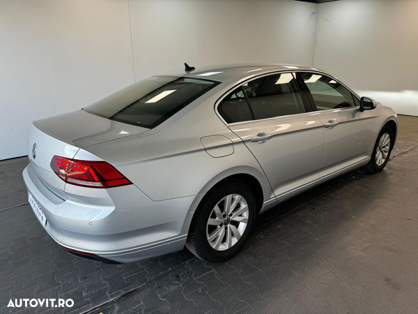 Volkswagen Passat 2.0 TDI DSG Comfortline - 39