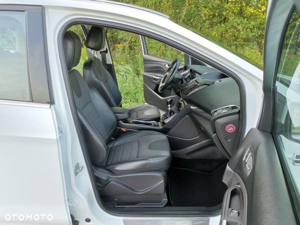 Ford Kuga 2.0 TDCi FWD Titanium Plus - 33