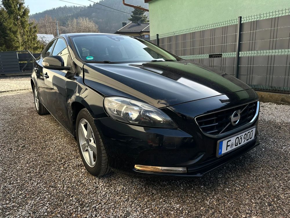 Volvo V40 II D3 2012