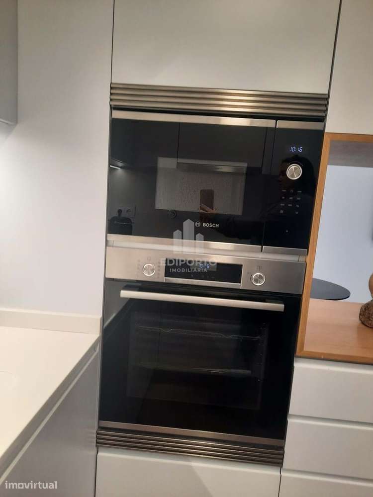 T2 COM GARAGEM E VARANDA   NO PORTO-14