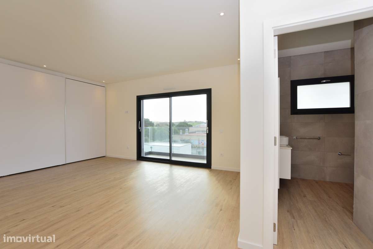 Moradia T4 c/ Certificação Energética A+ | Aveiras de Cima-27