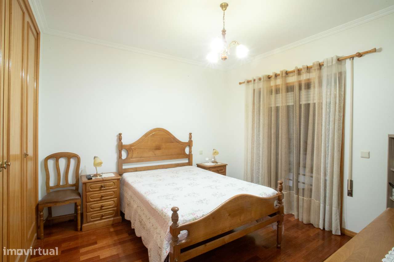 T2+1, em Vila Nova de Gaia, com garagem e varanda-18