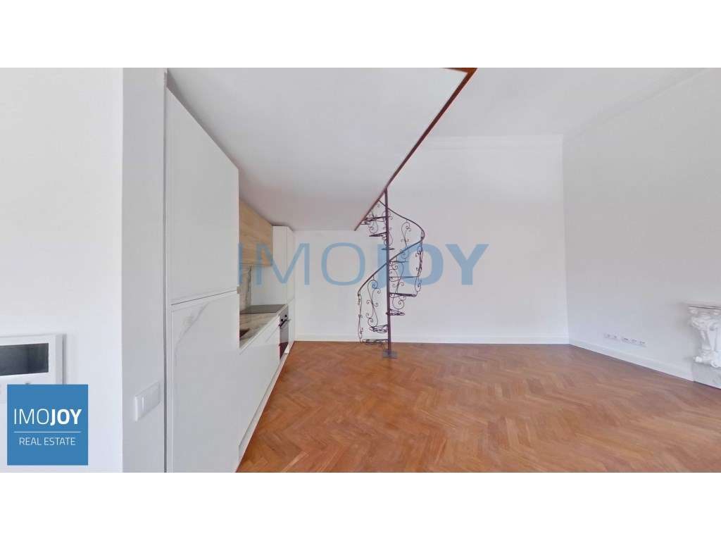 Excelente Apartamento T1 em Mezanino no Centro do Porto - Grande imagem: 4/10