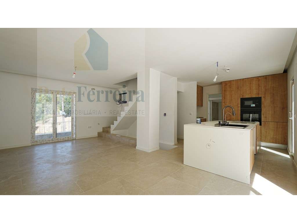Excelente Moradia T3 totalmente remodelada em Torres Vedras!-6
