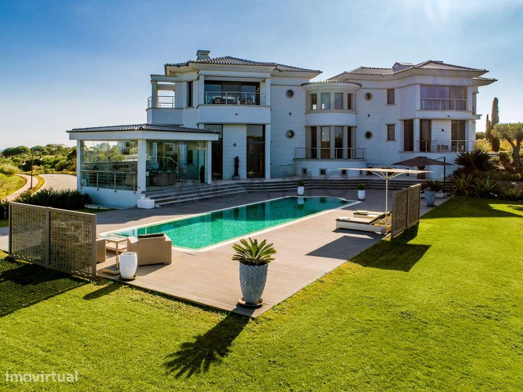 Villa Luxuosa com 5 Quartos em Monte Rei Golf Resort - Grande imagem: 1/29