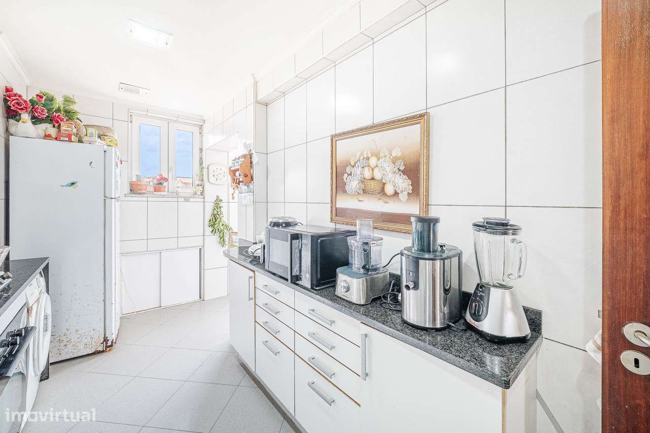 T3 em Mem Martins muito luminoso-10