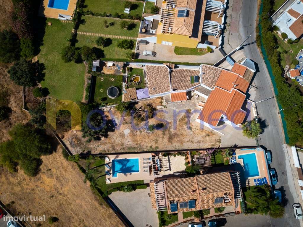 Moradia térrea geminada numa localização privilegiada em Albufeira - Grande imagem: 5/33