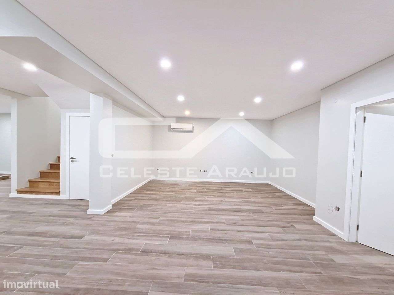 Moradia T3+1 Nova em Espinho-37