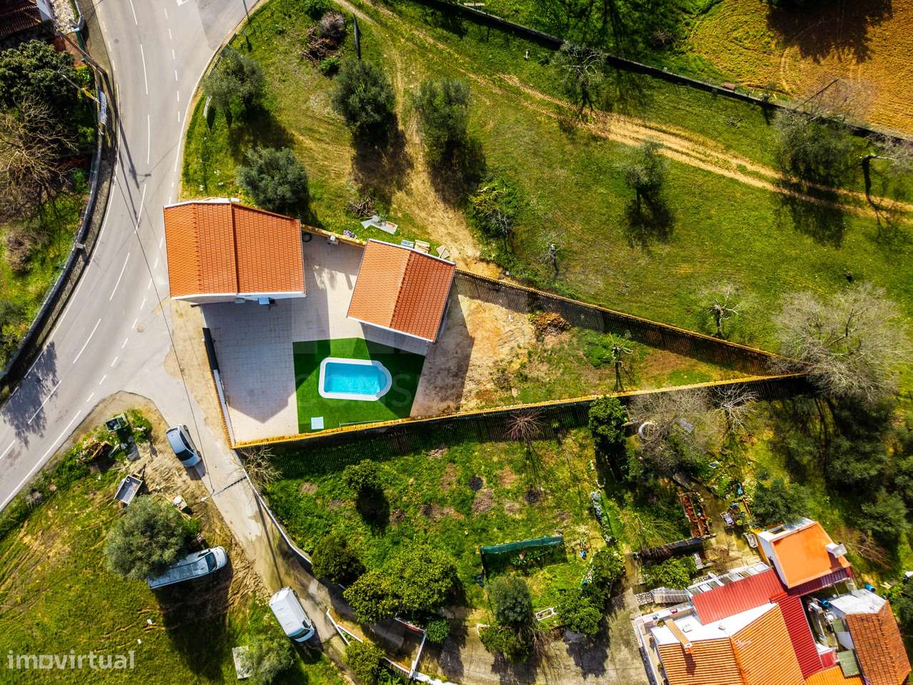 Moradia T2 + Anexo c/ T1, Jardim, Churrasqueira, Parqueamento e Pis... - Grande imagem: 5/50