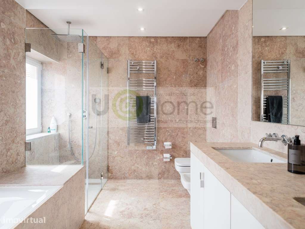 Apartamento T4+ 1 na Lapa-23