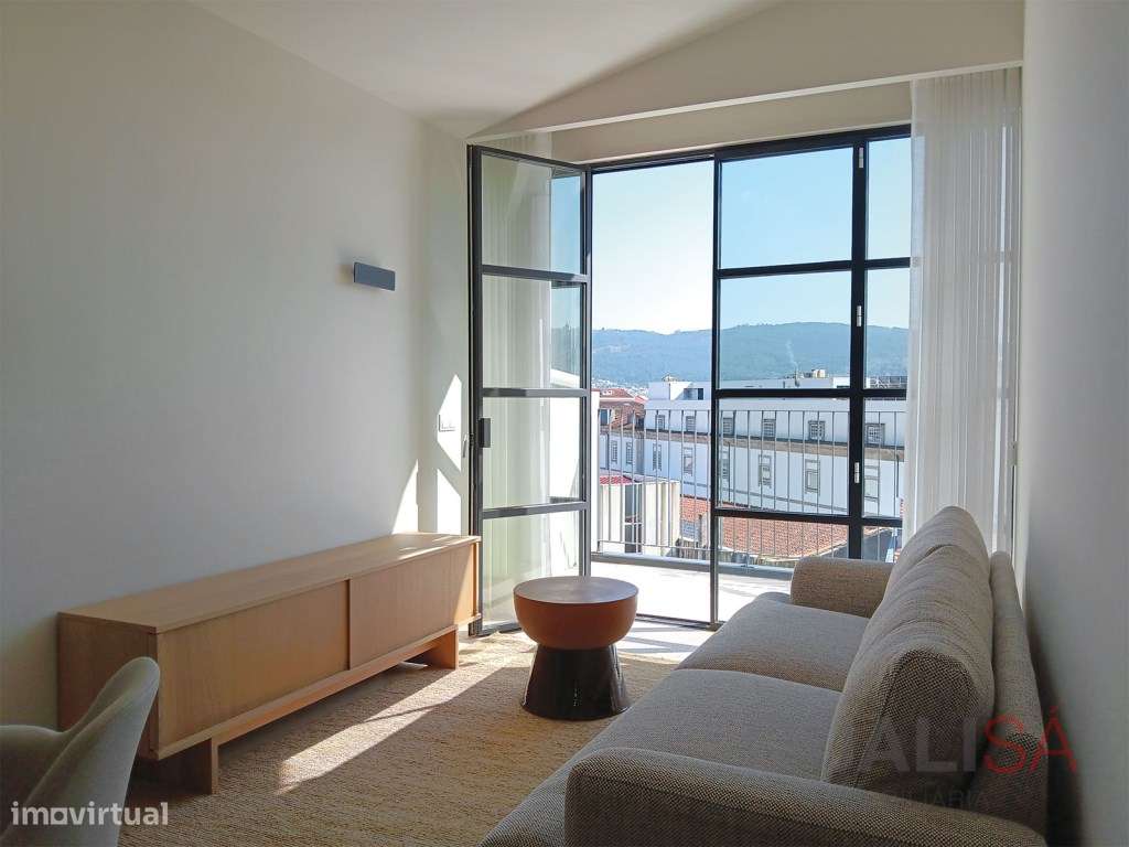 Apartamento T1 novo com varanda, equipado e mobilado, no centro his... - Grande imagem: 2/32