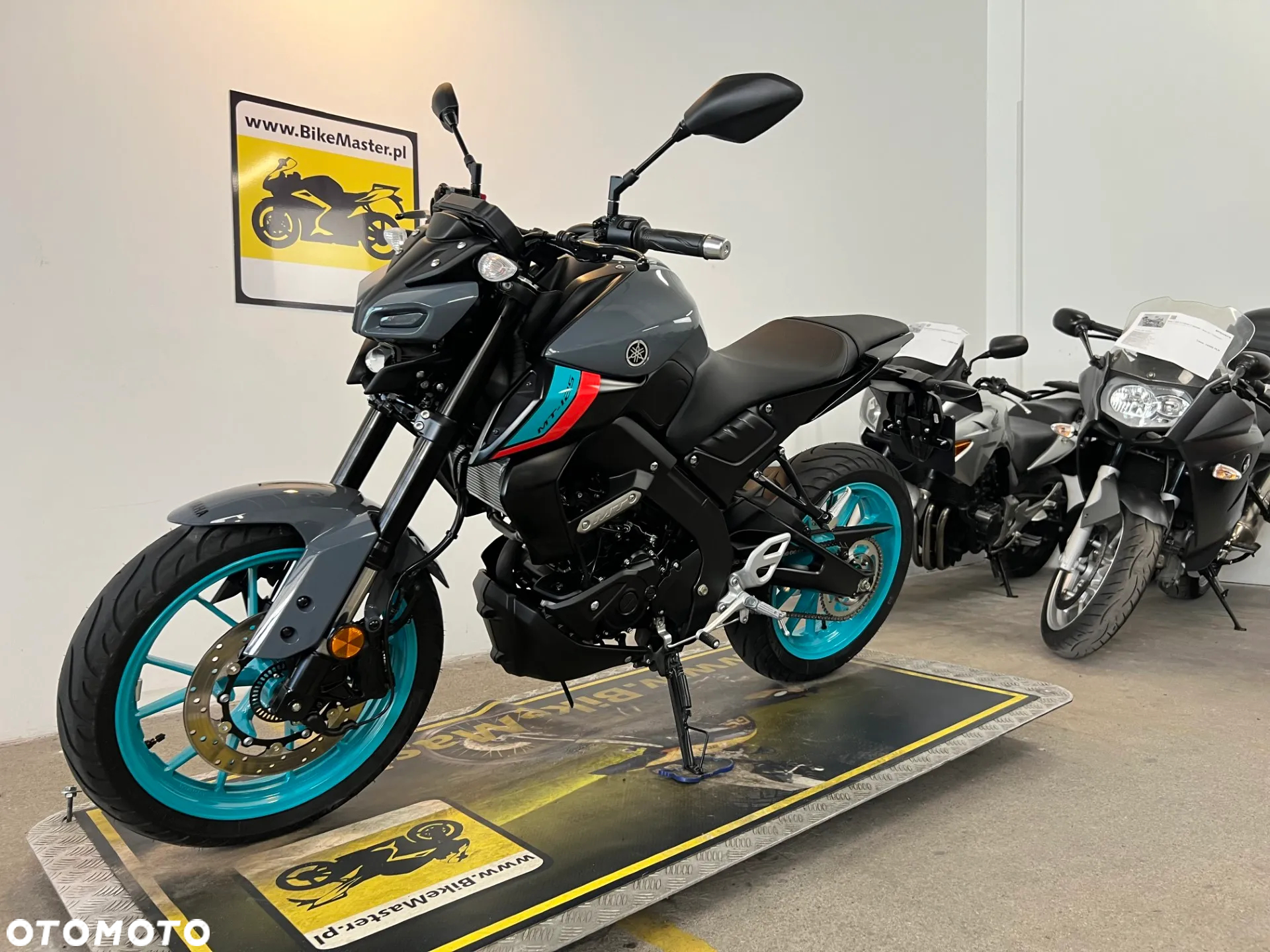 Yamaha MT - 32