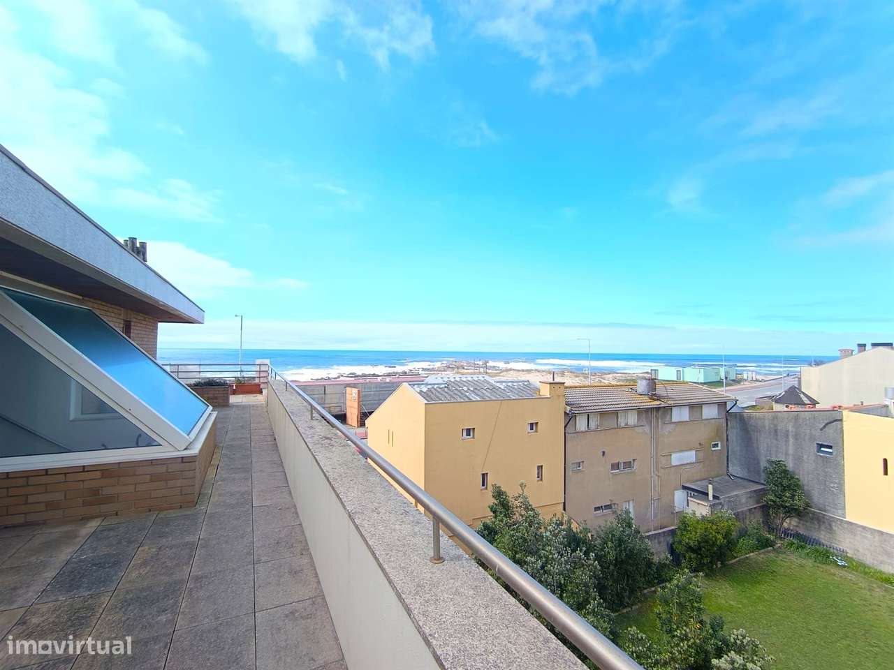 T3 Duplex com terraço em frente ao mar – Lavra-28