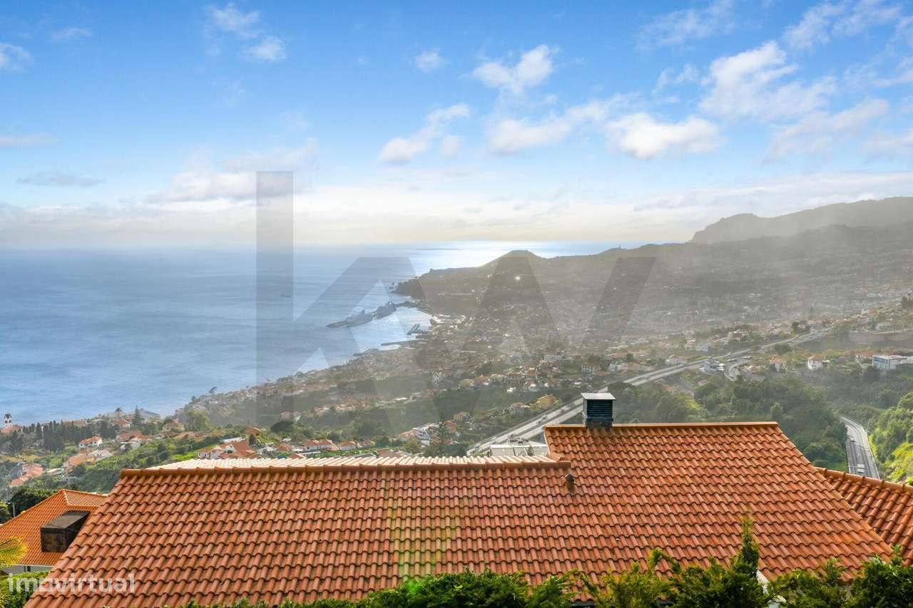 Terreno com Projeto Aprovado e Vista Oceano | São Gonçalo, Funchal-1