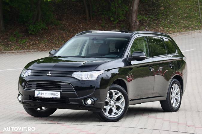 Mitsubishi Outlander 2.0 4WD Plug-In Hybrid - 1