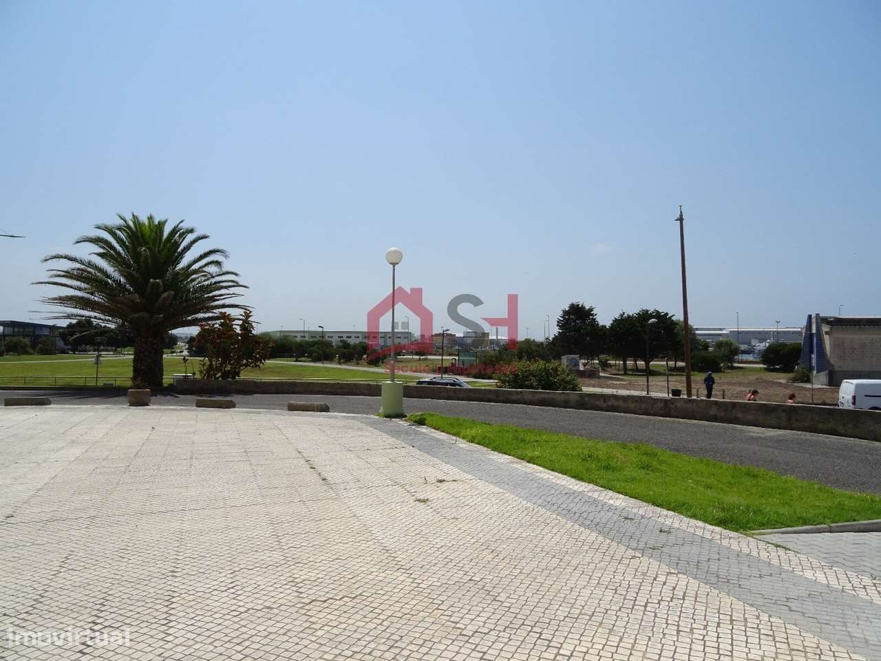 *Loja para Comercio e Serviços– Peniche*-1