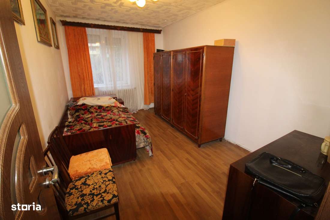 Vând apartament 2 camere în Hunedoara, zona OM-Bd.1848, parter înalt-4