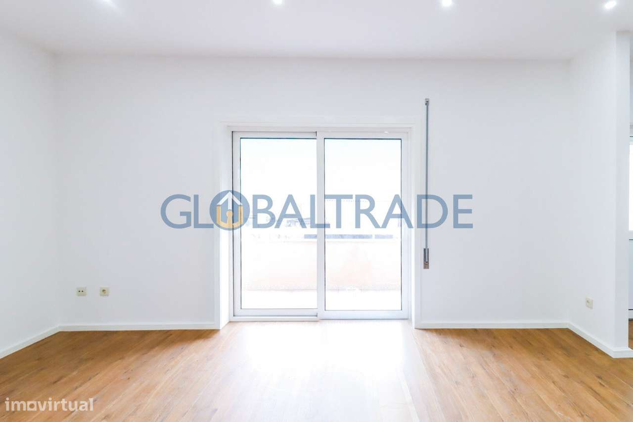 Apartamento T3 Renovado & Equipado em Águas Santas-3