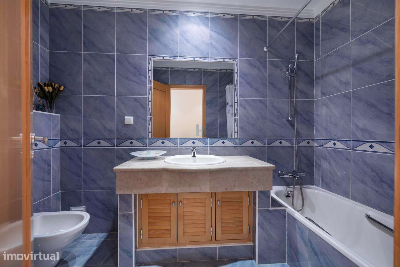 Vende-se Penthouse T3 na Praia da Rocha – localização privilegiada-10