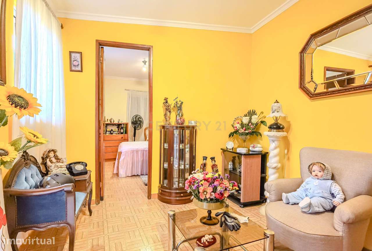 Moradia BiFamiliar T4 a cerca de 2Km da praia de Leça da Palmeira - Grande imagem: 3/24