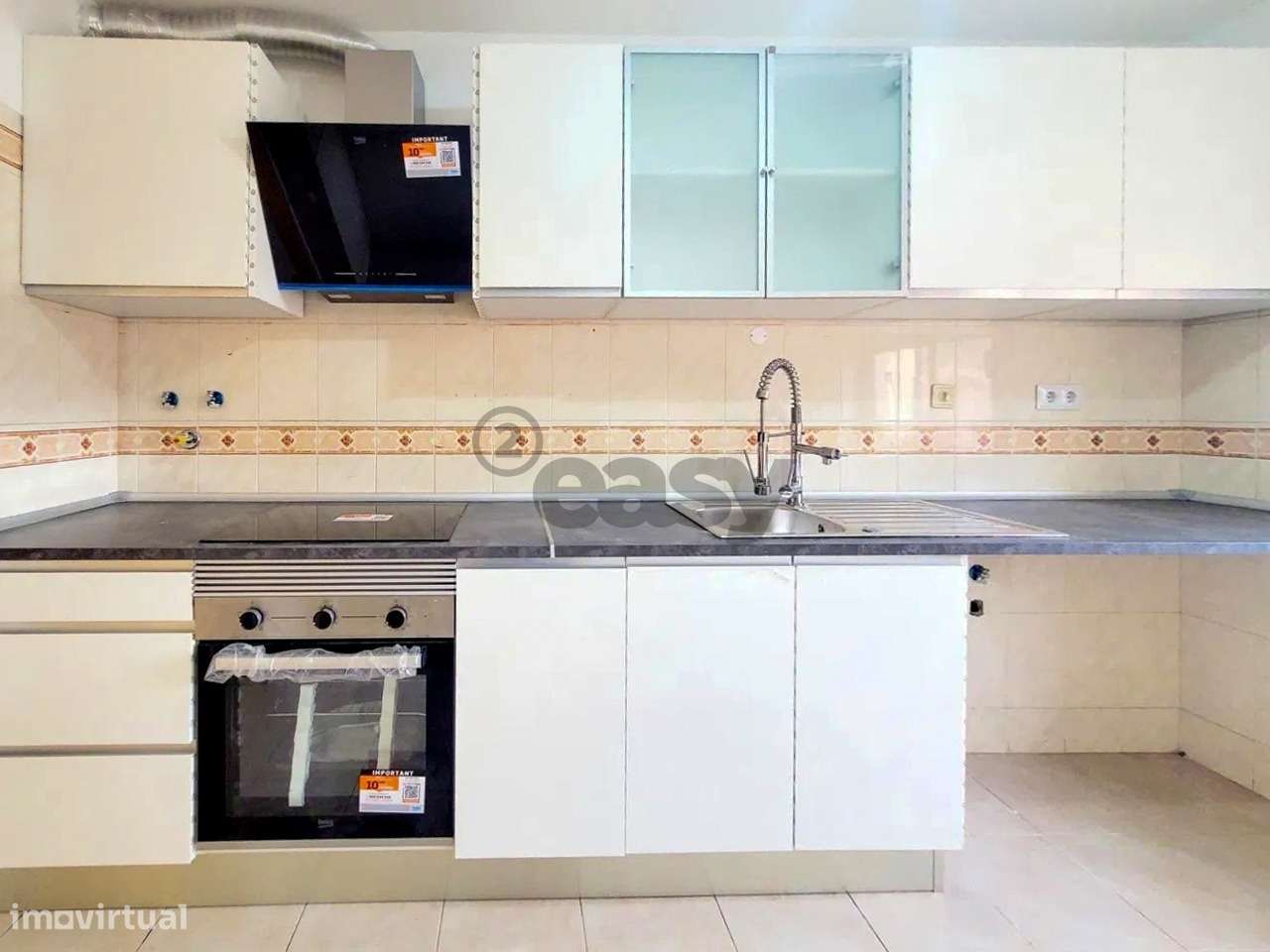 T2 remodelado nas Mercês - Grande imagem: 2/23