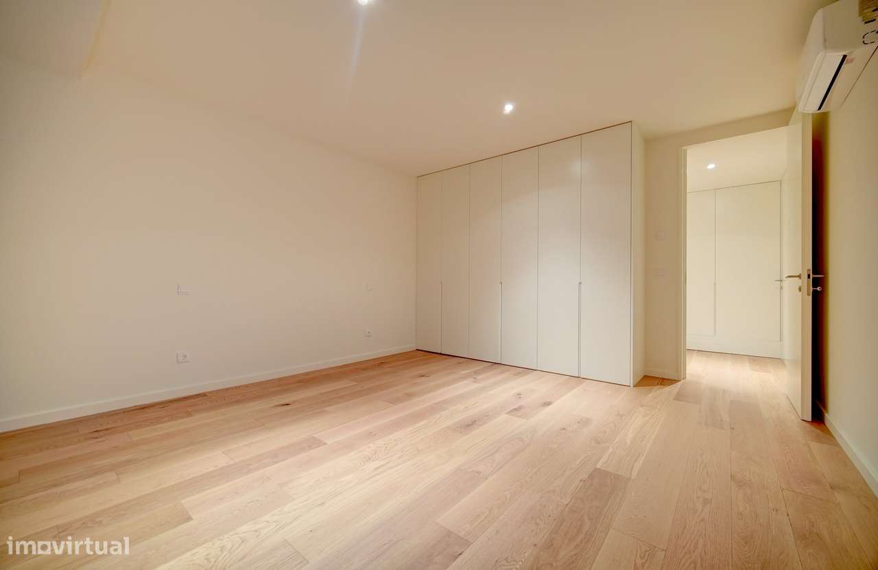 Moradia V4 Luxo na Costa da Guia-22