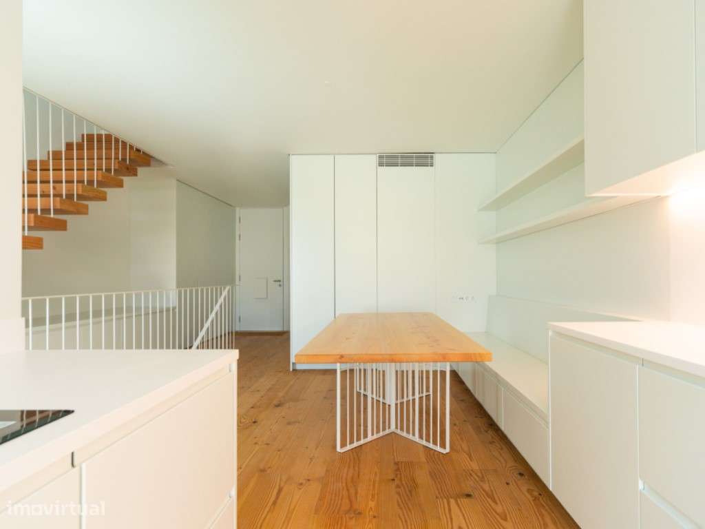 T3 com jardim e garagem. Um verdadeiro oásis no coração da Lapa - Grande imagem: 5/41