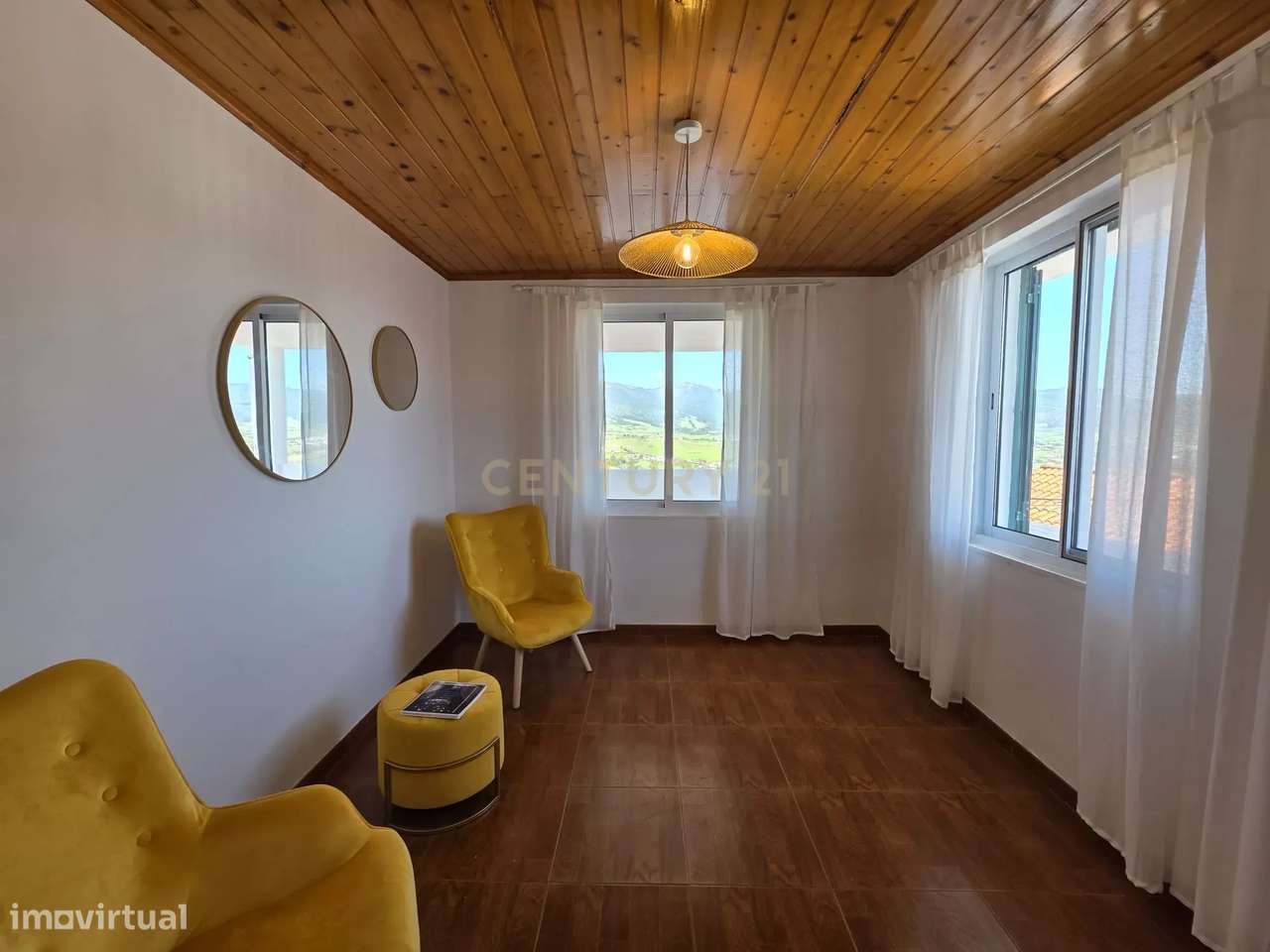 Moradia T5 Totalmente Equipada e Renovada com Vista Deslumbrante – Lom-17