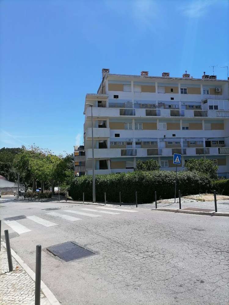 Moradia Remodelada em banda na Rua do Sítio ao Casalinho da Ajuda.-43