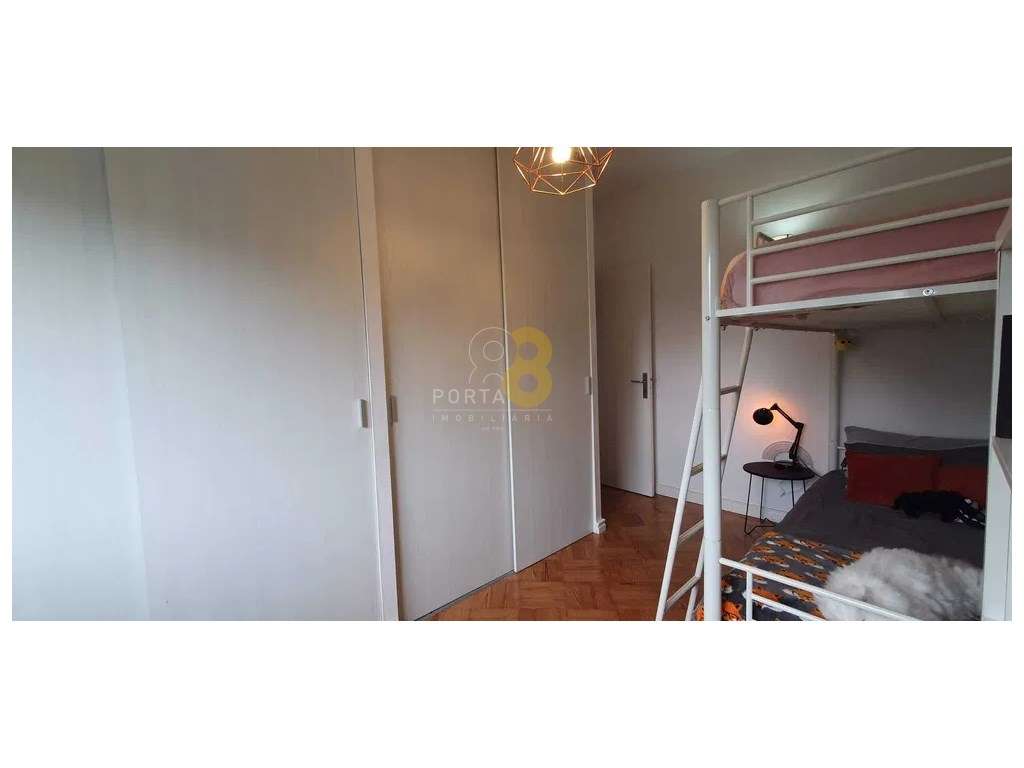 Moradia Bi-Familiar T4 + T2 com espaços exteriores | Viso, Porto-15